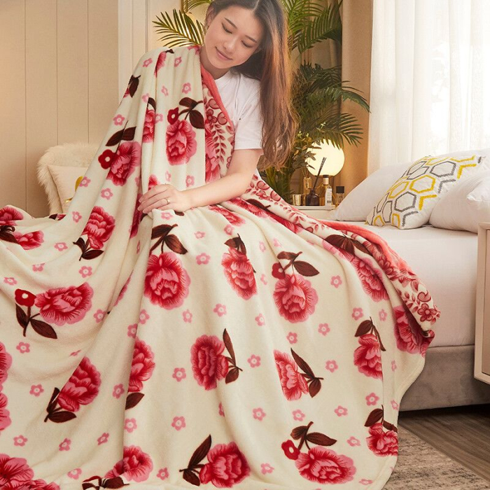 Patura Cocolino XXL 200x230 cm cu Flori Rosii si Margine Roz – Super Pufoasa si Delicata [2]