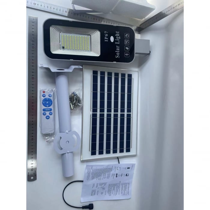 Proiector LED pentru stalp, casa, perete cu suport metalic inclus, , 38,5 cm x 14,2 cm, Rezistent la Apa IP65, cu Panou Solar, 240 COB LED, 100 W, Senzor de lumina, Timer, cu Telecomanda, intensitate  [7]