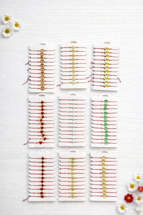 Set bratari martisor cu snur rosu si elemente decorative – modele elegante si colorate [2]