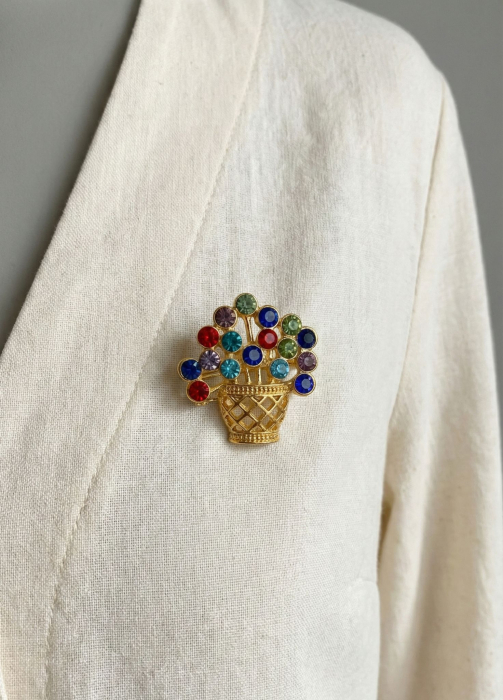 Set 12 brose Martisor pe carton prezentare, 17x10 cm, Cadou 1 Martie, Cos cu flori multicolore [3]