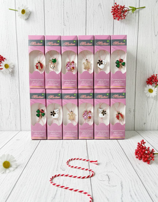 set-24-brose-martisor-premium-ambalaj-alb-cu-mov [2]