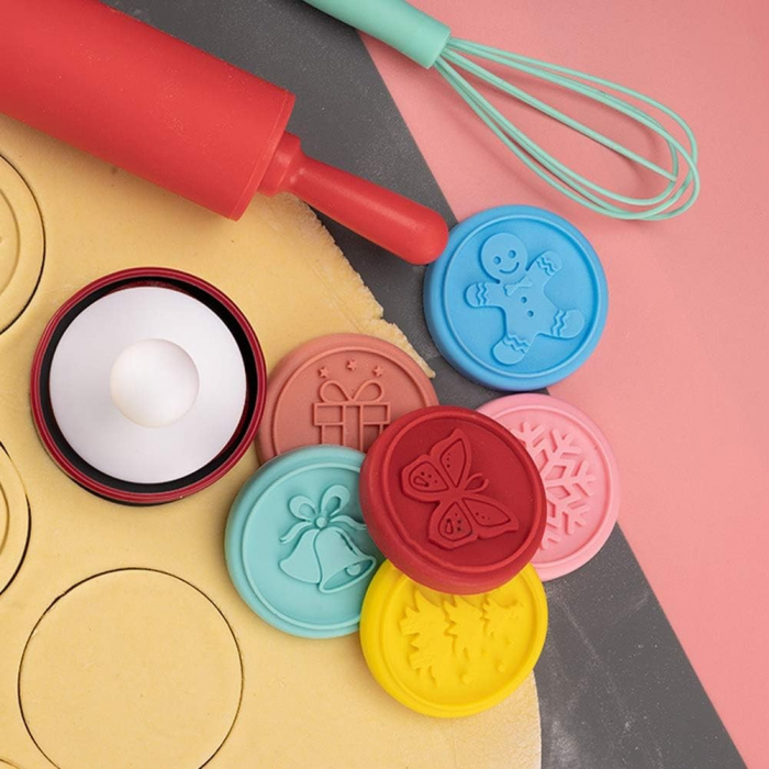 Set 6 stampile pentru prajituri , tematica de Craciun, din silicon alimentar non-toxic, taietor aluat inclus, 6 cm,  maner din plastic, compact, usor de depozitat, [7]