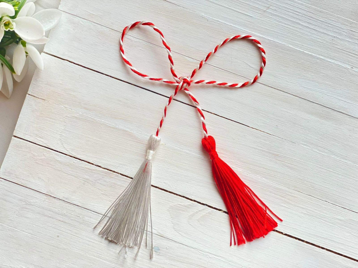 Snur martisor rasucit gigant, lungime 1.5 m, grosime 0.5 cm, alb-rosu pentru decoratiuni [2]
