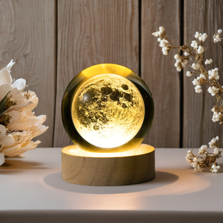 Glob Cristal 3D Luna, Baza Lemn si Iluminare LED, Decor Elegant, 6 cm [1]