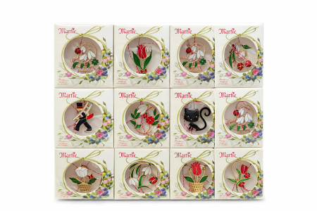 Martisoare - Set 18 brose martisor modele combinate, marime medie, ambalaj individual 8.5x8.5cm