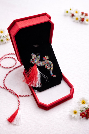 Brosa argintie soparla stilizata cu strasuri in cutie din catifea premium 10cm [1]