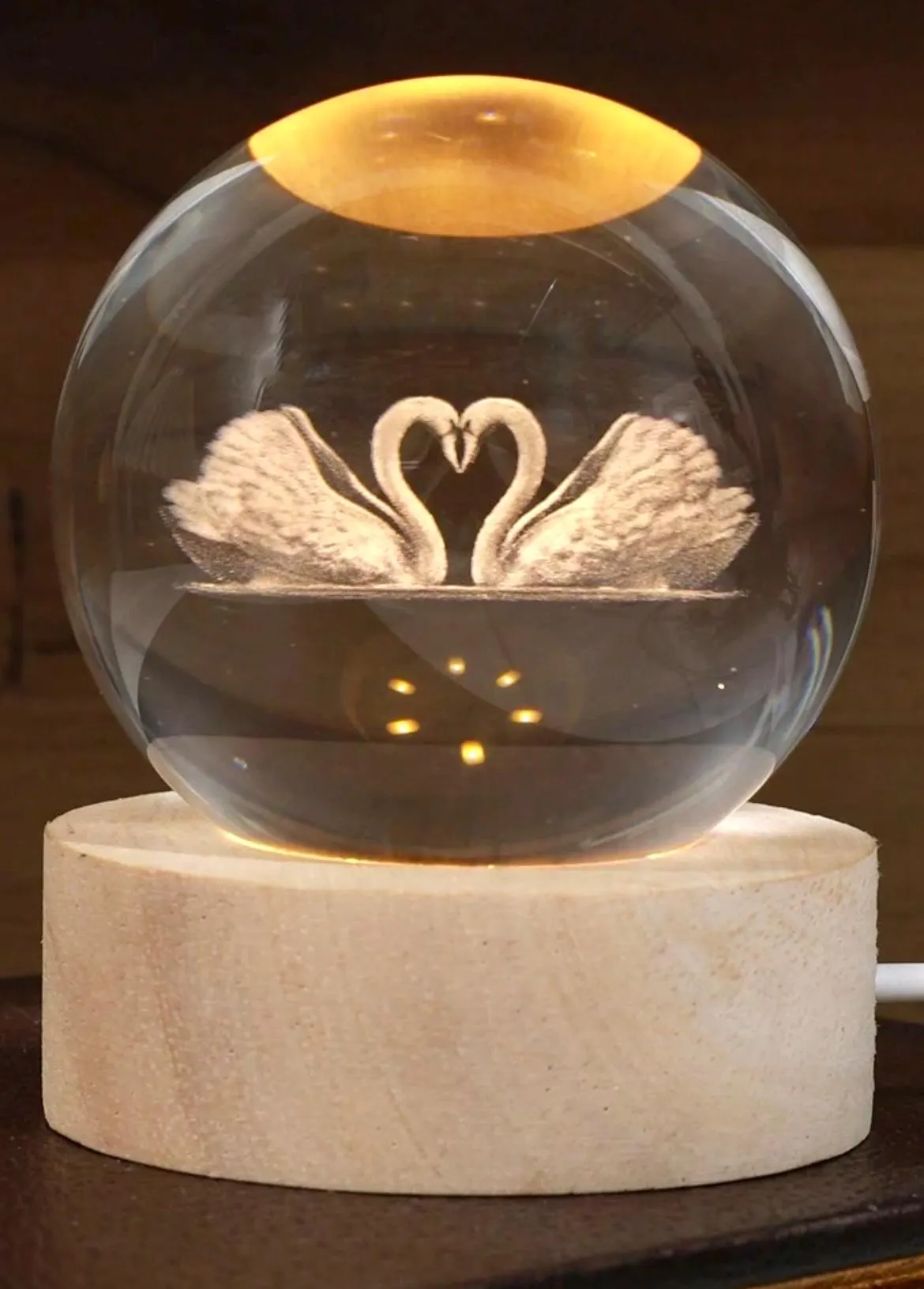Glob Cristal 3D cu Lebede, LED si Baza Lemn, Decor Romantic, Cadou Special [1]