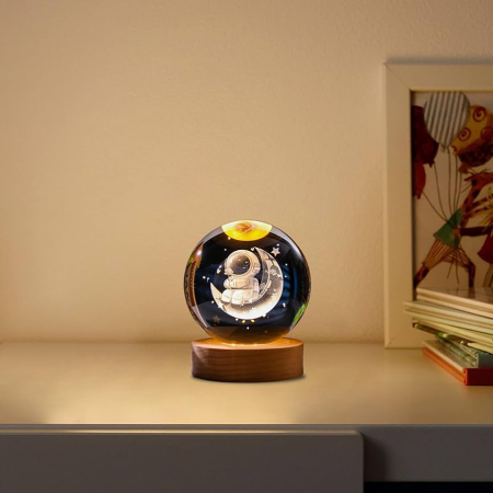 Glob Cristal 3D Astronaut pe Luna cu Baza Lemn si LED, Decor Premium, 6 cm [5]