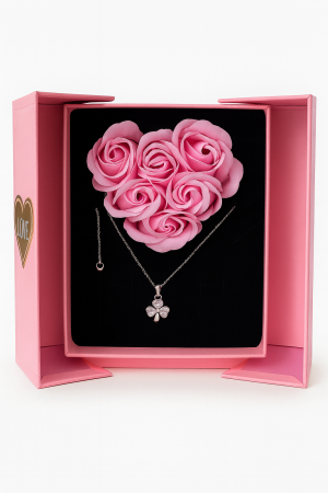 Set cadou cu 6 trandafiri de sapun roz si lantisor, cutie tip carte, punga inclusa, 16x13x5 cm [1]