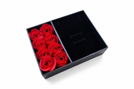 Aranjament trandafiri din sapun in cutie eleganta cu compartiment bijuterii si punga cadou [2]