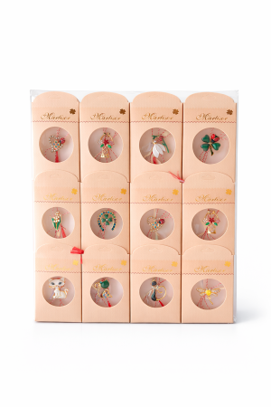 Martisoare ambalate traditional - Set 24 Brose Martisor Metalice cu Snur Traditional, Ambalate Individual, Cadou 1 Martie 11x6 cm
