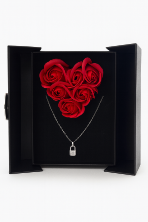 Set cadou cu 6 trandafiri de sapun si lantisor, cutie tip carte, punga inclusa, 16x13x5 cm [1]