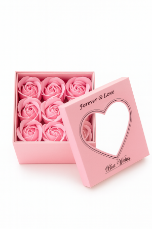 Cutie cadou 11x11x9.5 cm cu 9 trandafiri de sapun roz, aranjament elegant Forever Love [1]