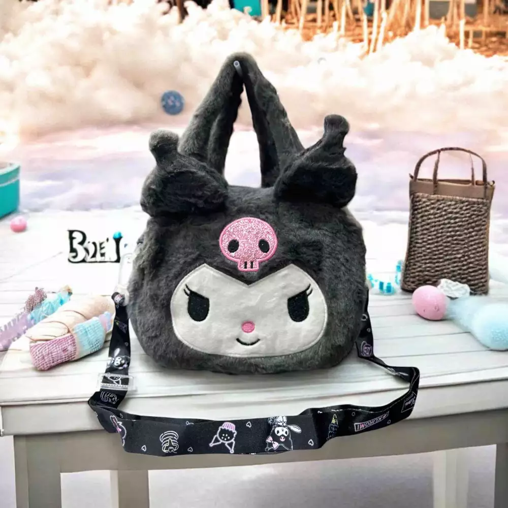 Jocuri si Jucarii - Geanta Kuromi Pufos Fete, Model Cute, cu Bretea Reglabila, 25x20 cm