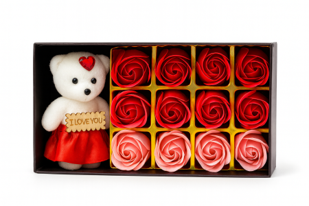 Aranjamente florale Engros - Set Cadou Luxury Ursulet I Love You cu 12 Trandafiri din Sapun, Cutie Eleganta, 22x11x5 cm