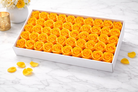 Set 50 Trandafiri de Sapun Parfumati in Cutie Eleganta Cadou 44x23 cm Galben [1]