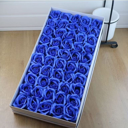 Cutie 50 trandafiri albastri din sapun – flori artificiale parfumate pentru cadouri si decor [2]