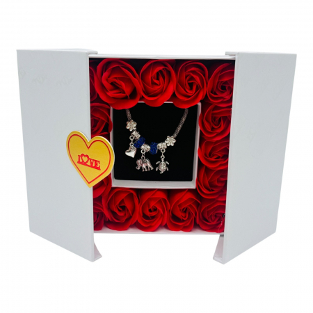 Aranjament Exclusivist cu Bratara de Lux, 18 Trandafiri Rosii si Punga Cadou by Alex Store - Eleganta Intr-un Cadou Unic  [1]