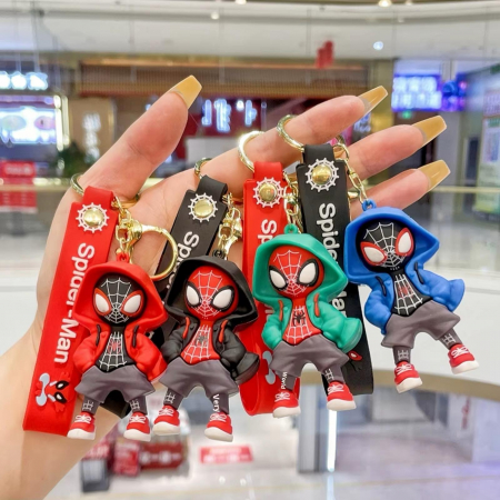 Breloc erou urban 3D cu figurina haioasa si curea colorata – cadou original pentru pasionati,  [1]