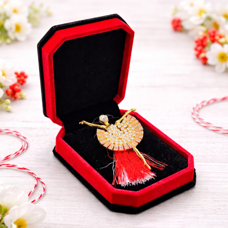 brosa-martisor-floare-perla-cristale-cutie-catifea [1]