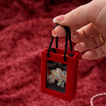 Brosa Elefant Martisor cu Strasuri Multicolore si Perla in Cutie Eleganta [2]