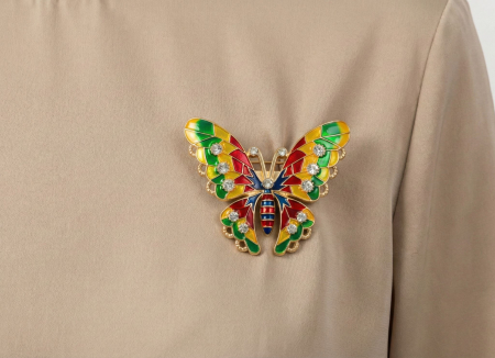 Brosa fluture 5x5 cm, finisaj auriu cu pietre sau email colorat, cadou primavara elegant [1]