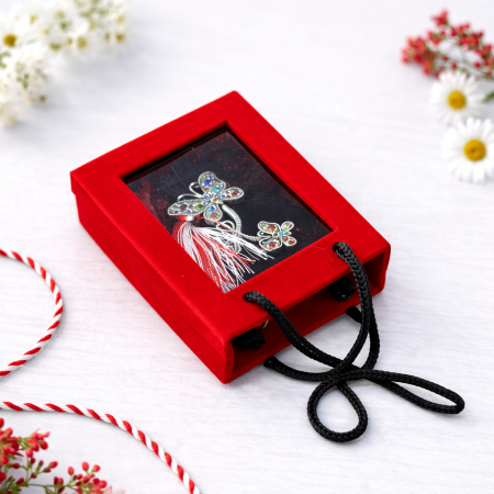 Brosa Fluture Martisor cu Strasuri Multicolore in Cutie Eleganta [1]