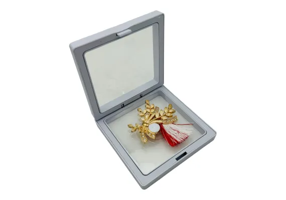 Bacanie Engros - Brosa Martisor, Aranjament Floral in cutie cu expunere 3D (alb/negru), 8.5×8.5×2cm 