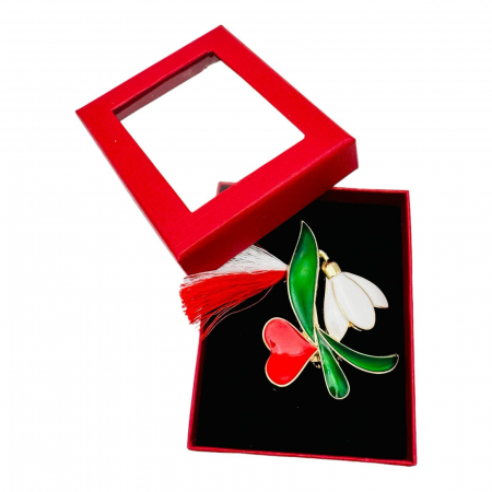 Brosa Martisor Ghiocel cu Inimioara, marime mare, ambalata in cutie rosie, 8.5×6.5×2.5cm,   [4]