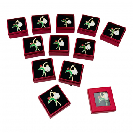 Brosa Martisor in cutiuta cu fereastra, 5×5cm, Ghiocel Norocos, model 2025,   [3]