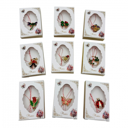 Brosa Martisor in cutiuta cu floricele, modele combinate, 8.5×6cm,   [1]