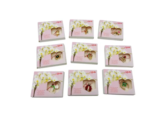 Bacanie Engros - Brosa Martisor in cutiuta cu Orhidee, modele combinate, 9×7.5cm,  