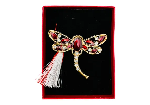 Bacanie Engros - Brosa Martisor Libelula Stilizata, marime mare, ambalata in cutie rosie, 8.5×6.5×2.5cm,  