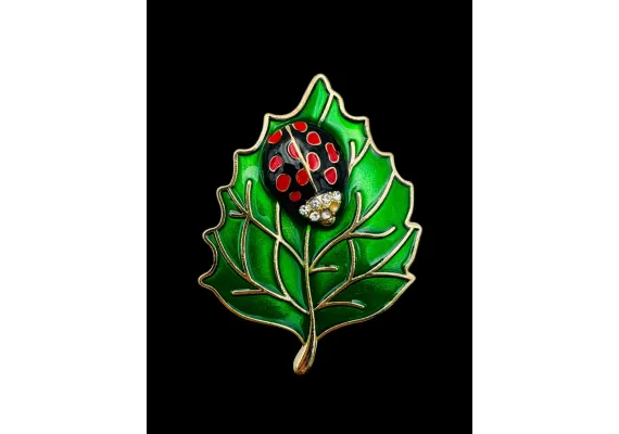 Bacanie Engros - Brosa Martisor marime mare, Gargarita pe Frunza, editie 2025, 6×5cm,  