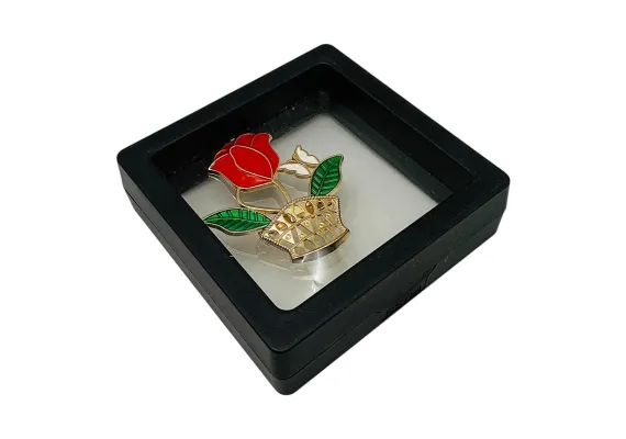 Bacanie Engros - Brosa Martisor marime medie in cutie cu expunere 3D (alb/negru) Trandafir in Cosulet, 6.5×6.5×2cm 