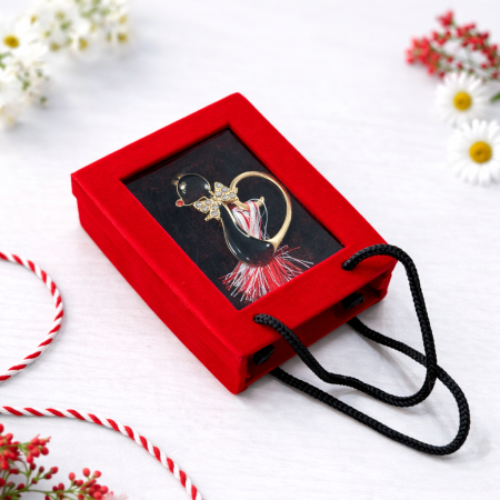 Brosa Martisor Pisica Neagra cu strasuri in cutie de catifea eleganta [1]