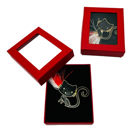 Brosa Martisor, Pisicuta Simpatica, ambalata in cutie rosie cu fereastra, 8.5×6.5×2.5cm  [4]