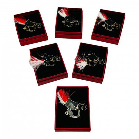 Brosa Martisor, Pisicuta Simpatica, ambalata in cutie rosie cu fereastra, 8.5×6.5×2.5cm  [3]