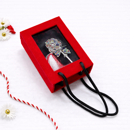 Brosa Trandafir Martisor cu Strasuri Multicolore si Perla Decorativa in Cutie Elenanta [1]