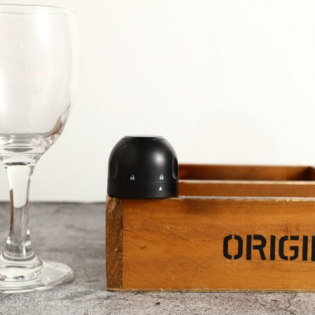 Capac de Etansare a Sticlei de Sampanie, , Rotativ, On-Off, Silicon, Reutilizabil, Usor de Depozitat si Folosit, 3.9 x 3.9 x 3.3 cm, Negru [1]