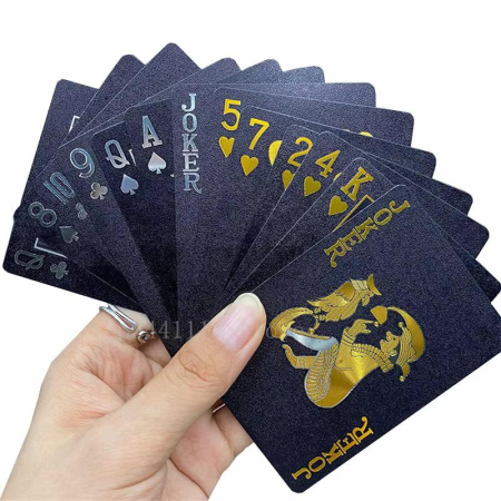 Jocuri Clasice - Carti de Joc Black Pearl Plastic 100% Negre Aurii – Design Tematic Nava Pirati