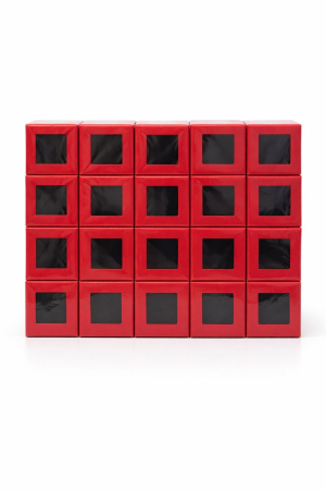 Cutie carton rosie cu fereastra 4.5x4.5x2 cm, interior negru, pentru martisor sau bijuterii [2]