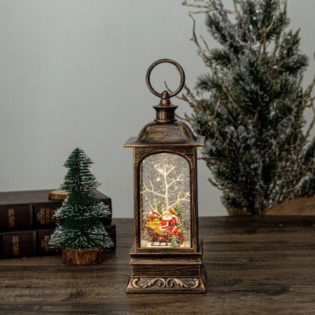 Decoratiuni luminoase de Craciun Engros - Felinar Mos Craciun cu sanie, muzical  de Crăciun LED 25 cm cu efecte sonore și lumină caldă