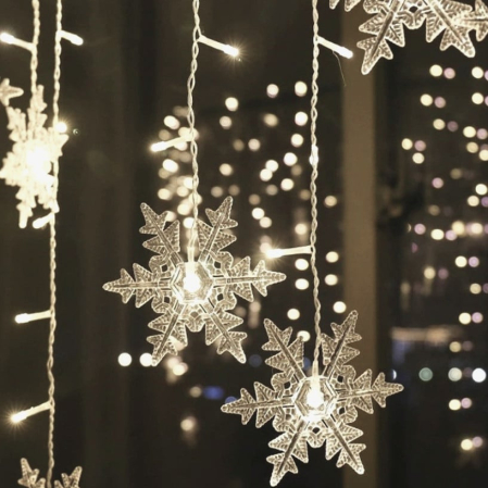 Instalatii de Craciun Engros - Instalatie perdea 3m lungime x 1m înălțime, 80 LED-uri în formă de fulg, albă, interconectabila,
