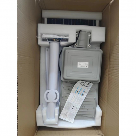 Lampa solara stradala , pentru curte sau strada, cu trei grile, finisaj mat, rezistent la apa, montare prin fixare, senzor lumina, baterie de litiu, IP65, lumina rece, putere 1000W, autonomie 10 ore,  [9]