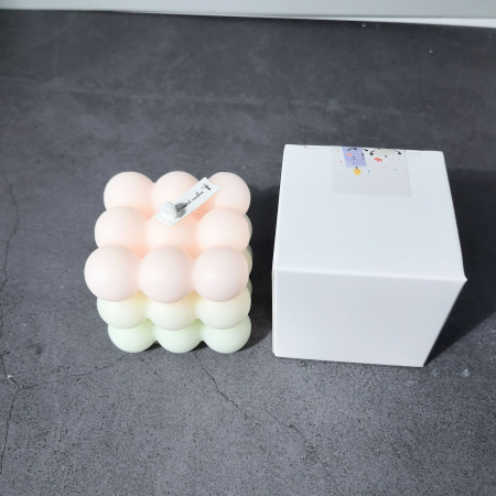 Lumanare Parfumata, , din Ceara De Soia, Model Cub, Gradient in 3 Culori Pale, 6x6x6 cm, Aroma de Piersici, Bej [1]