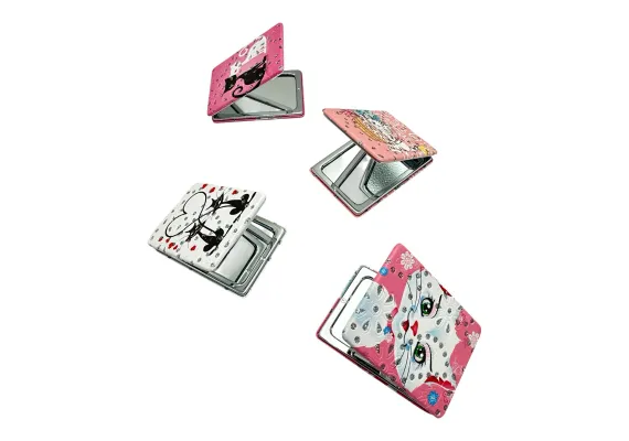 Ingrijire personala si cosmetice Engros - Oglinda compacta dreptunghiulara de poseta cu design Pisicuta Dragalasa – accesorii chic si simpatice pentru geanta ta, 