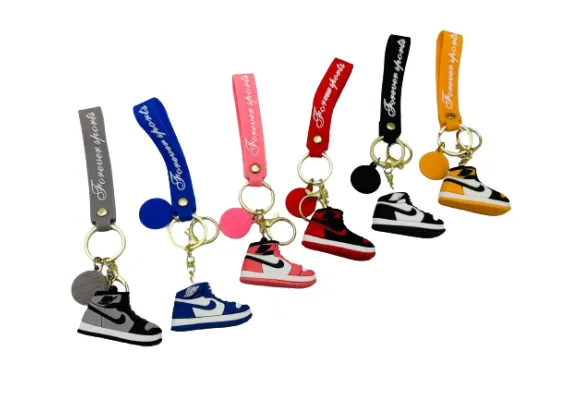 Haine si accesorii Engros - Pachet Avantajos – 60 Brelocuri Figurină Multicolore, Accesorii pentru Geantă/Chei, Modele Diverse, 