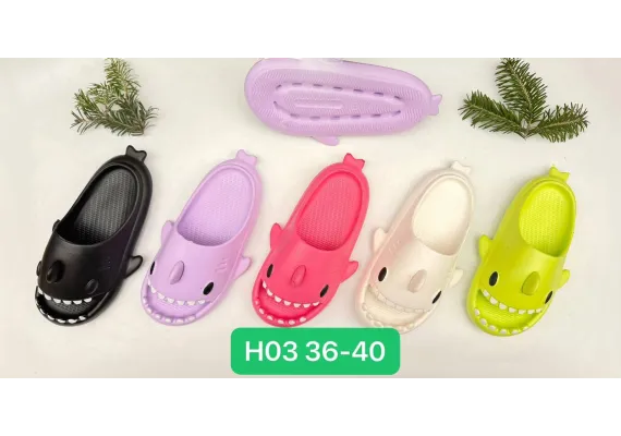 Haine si accesorii Engros - Papuci Unisex Marimi 36-40 – Model Rechin Amuzant, Talpa Moale si Material Confortabil, Culori Combinate pentru Casa, Dus sau Vacanta, 