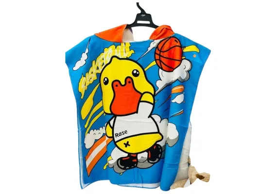 Articole pentru Casa Engros - Poncho copii cu gluga 56x60 cm – model ratusca baschetbalista, design sportiv, din poliester moale, ideal pentru plaja sau baie, 